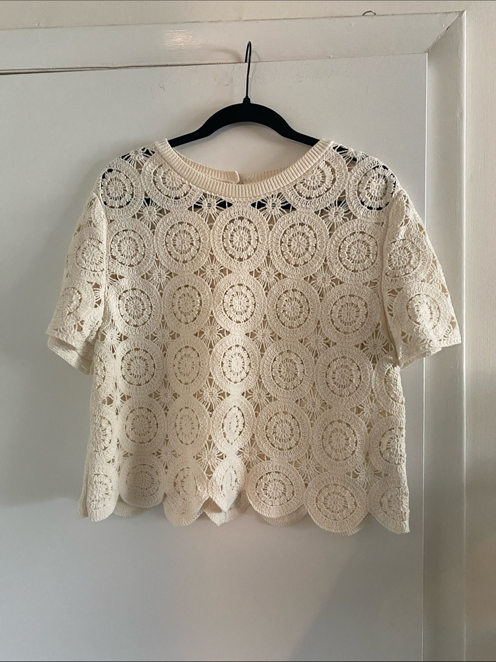 Abercrombie & Fitch Cream Crochet Circle-Pattern Short Sleeve Top